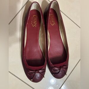 Chaps Women's Ruby Red Bow, Croc Flats